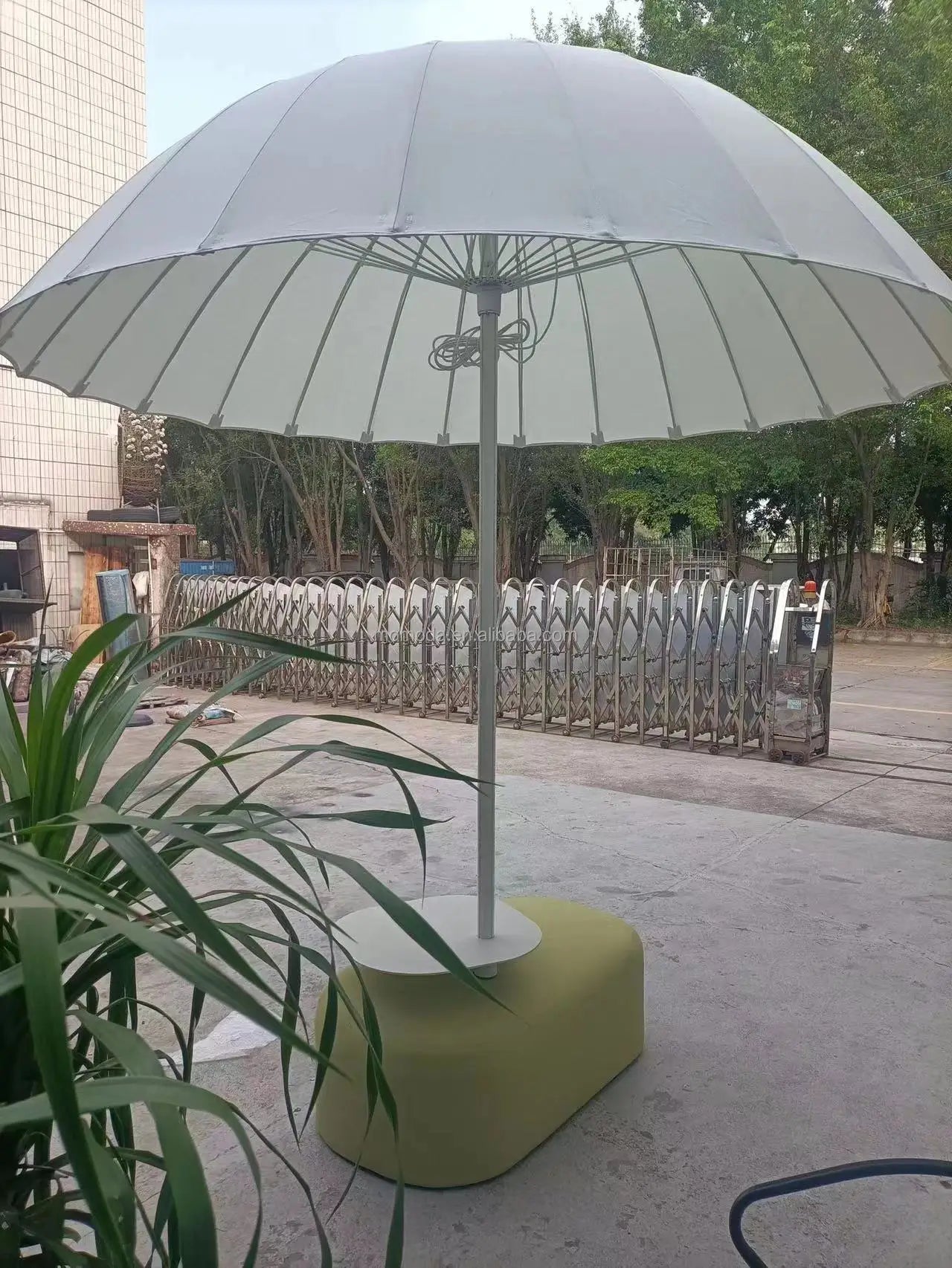 Customized White Garden Patio Outdoor Umbrella Parasol